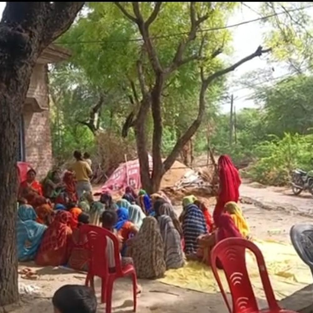 दो बाइक की टक्कर में युवक की मौत:रायबरेली एम्स में महिला का इलाज जारी, महराजगंज में हुआ हादसा