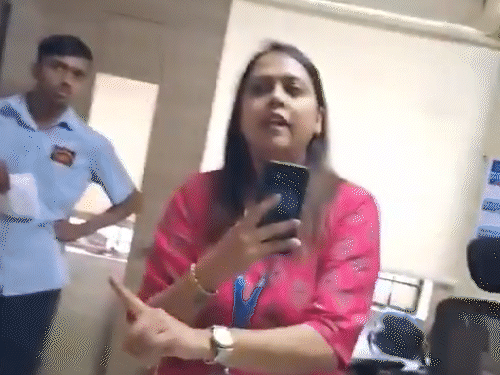 'ये भारत है, मैं हिंदी बोलूंगी':बेंगलुरु में कन्नड़ नहीं बोलने पर बिहार की SBI मैनेजर-कस्टमर में बहस; ट्रांसफर पर CM सिद्धारमैया बोले- थैंक्यू