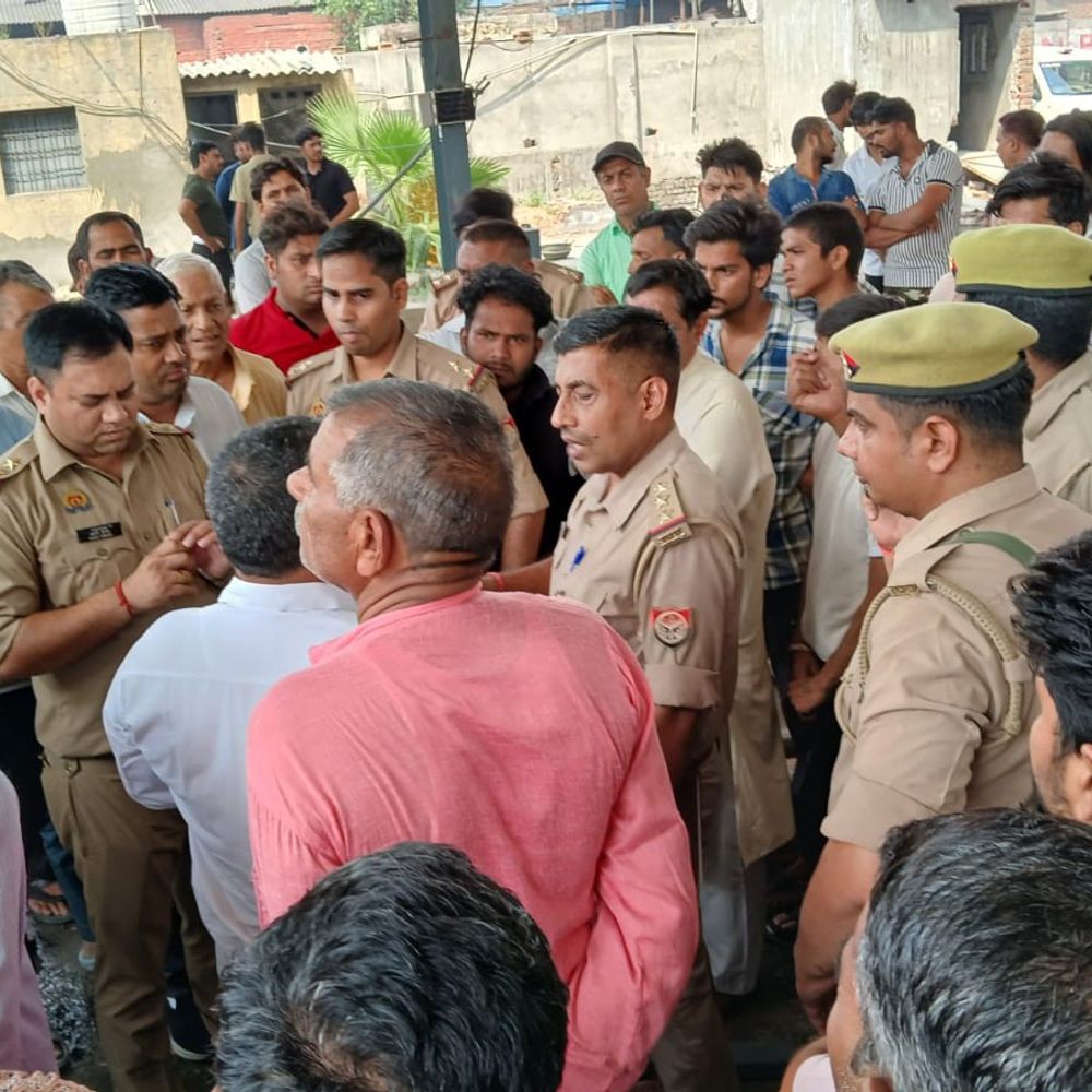 करंट की चपेट में आने से चौकीदार की मौत:फैक्ट्री में करता था नौकरी, परिजनों ने की मुआवजे की मांग