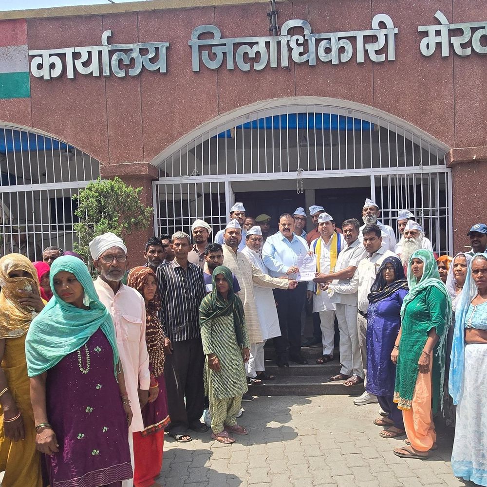 मेरठ में तूफान से 4 लोगों की मौत:आम-लीची के बागों को भारी नुकसान, AAP ने DM को सौंपा मुआवजे का ज्ञापन