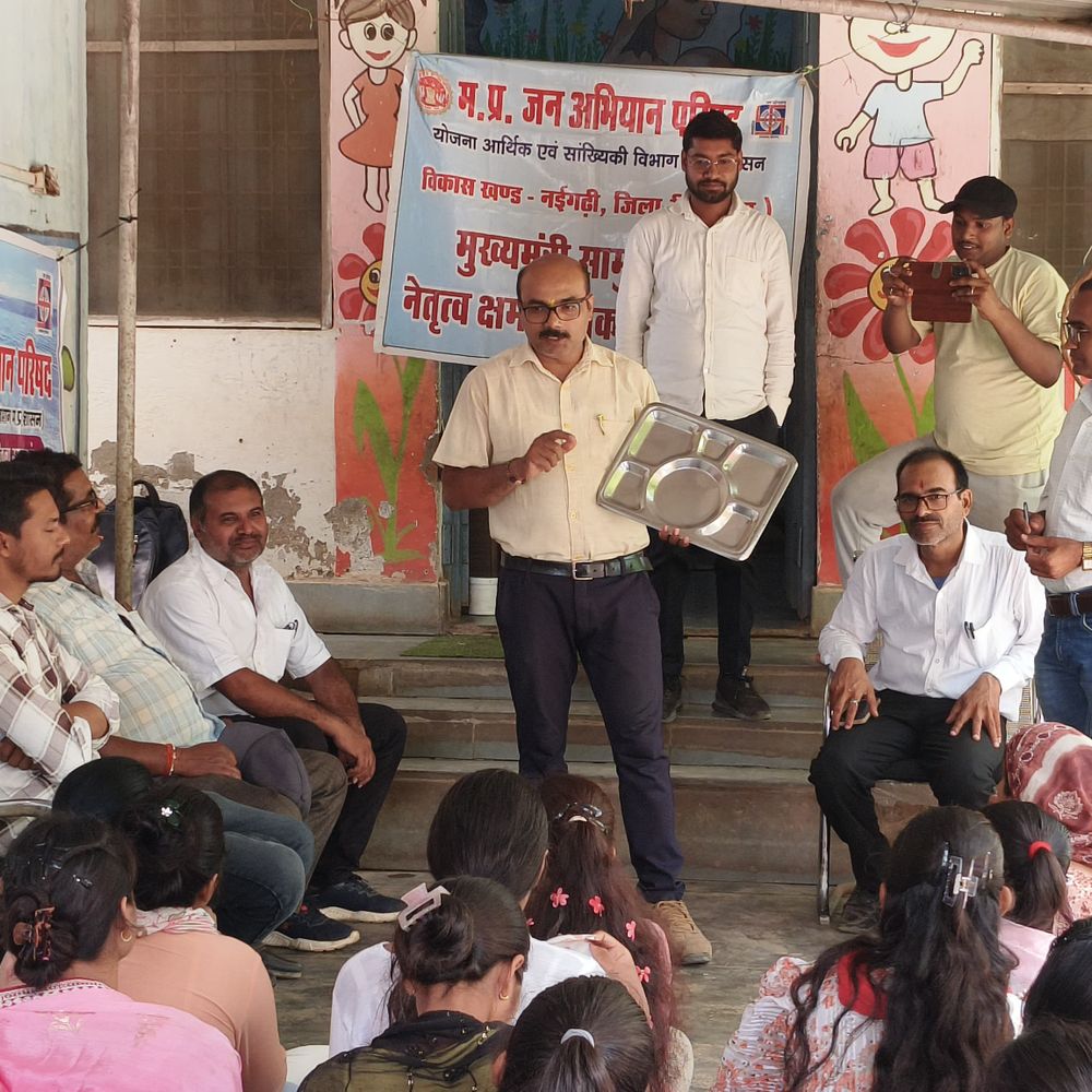 नईगढ़ी सामुदायिक स्वास्थ्य केंद्र में एक्सपोजर विजिट:छात्रों को मिली कुपोषण, नेत्र रोग और कुष्ठ रोग की जानकारी