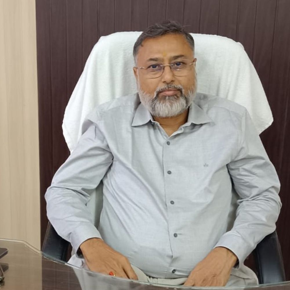 महराजगंज PWD में नई नियुक्ति:लखनऊ से राजकुमार मिश्रा को XEN की जिम्मेदारी, धर्मपाल सिंह का तबादला