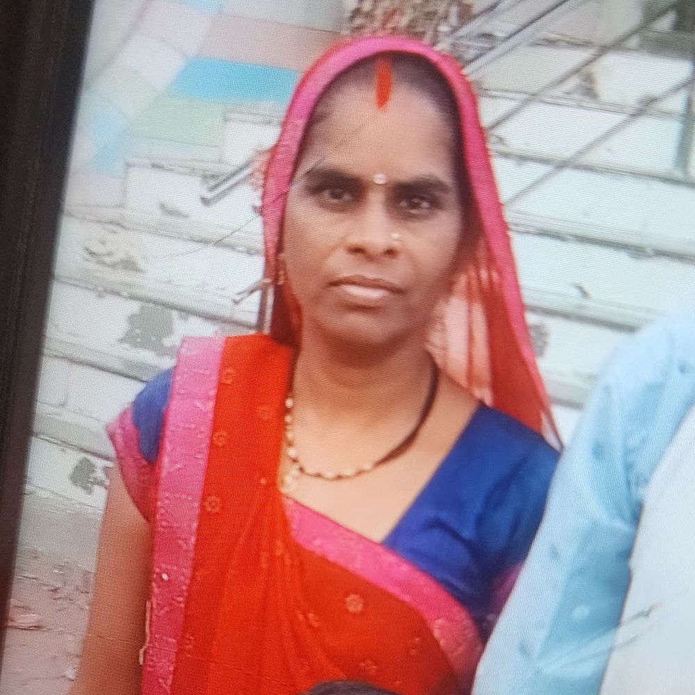 विदिशा में एंबुलेंस नहीं मिलने से महिला की मौत:सीने में दर्द के बाद पहुंची थी अस्पताल, प्राइवेट गाड़ी से रेफर करते वक्त गई जान