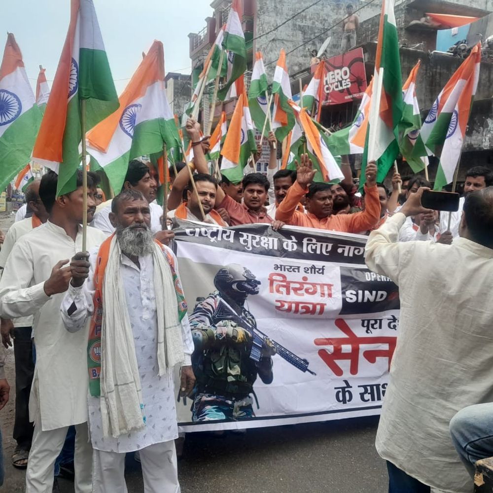 शीशगढ़ में तिरंगा यात्रा:कश्मीर के शहीदों को श्रद्धांजलि, सैकड़ों लोगों ने लिया हिस्सा