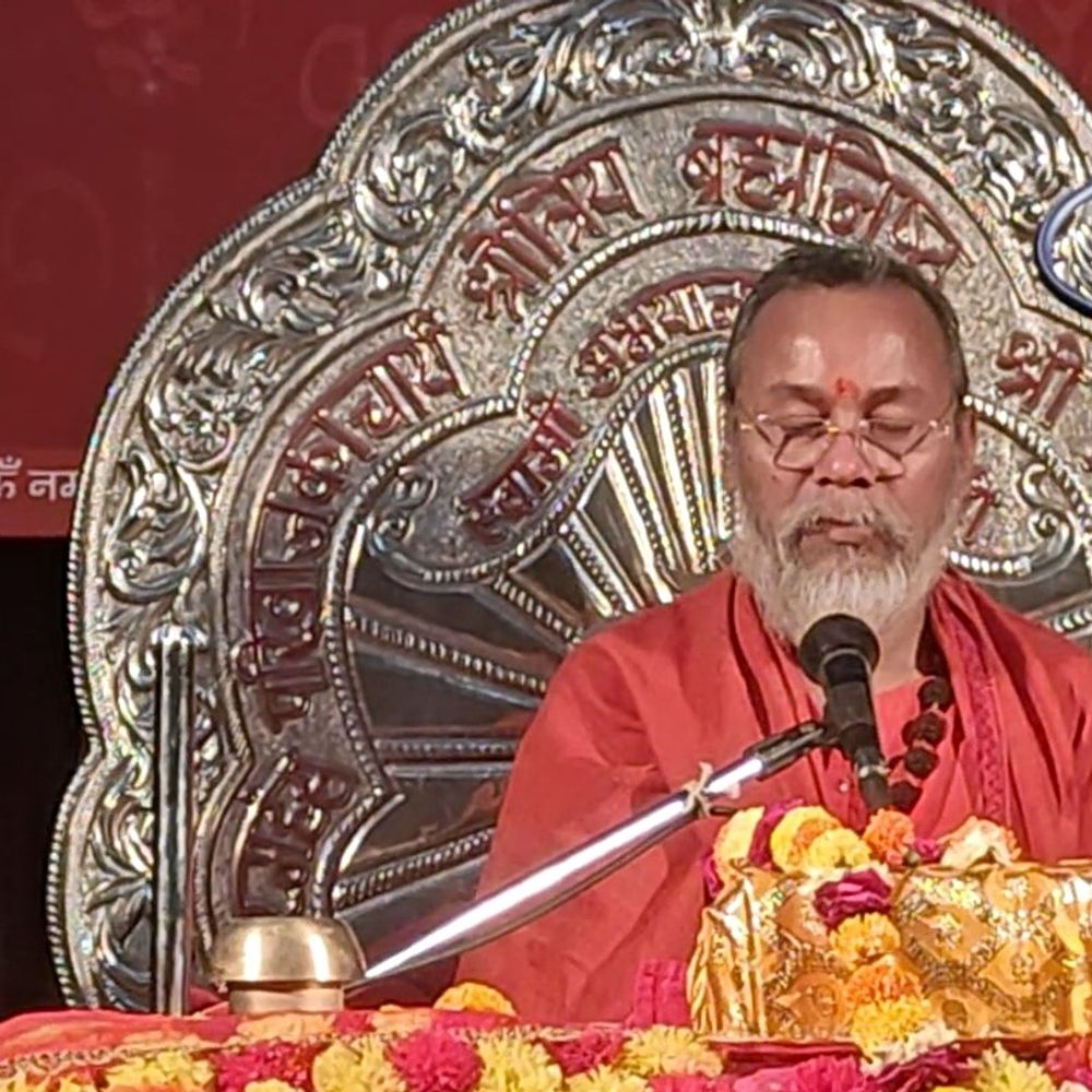 लखनऊ में श्रीमद् भागवत ज्ञान यज्ञ:बौद्ध शोध संस्थान में श्रद्धालुओं को समझाए गीता के अध्याय
