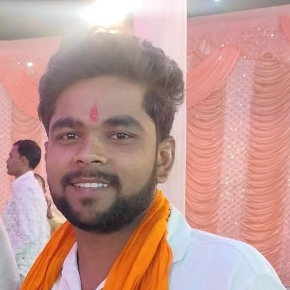 शादी के 10 दिन बाद युवक ने की आत्महत्या:बाराबंकी में घर के बाहर लगाई फांसी, परिवार में कोहराम