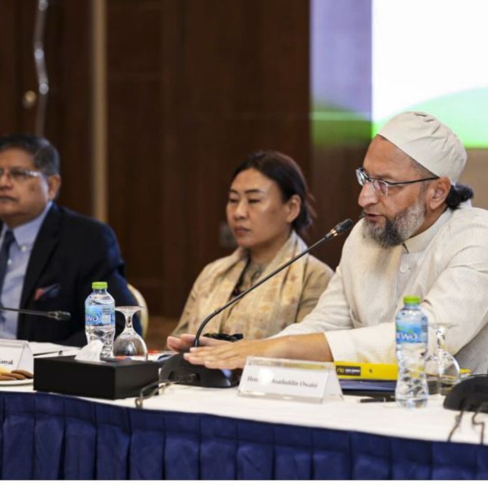 बहरीन में ओवैसी बोले- आतंकवाद पाकिस्तान से शुरू होता है:कहा- अगली बार PAK ने दुस्साहस किया तो जवाब उम्मीद से बढ़कर होगा