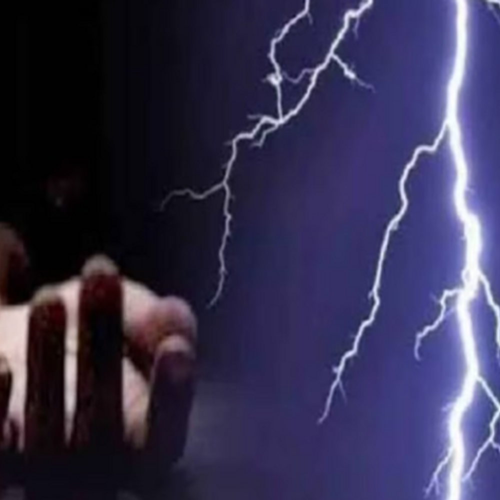 मऊगंज में आकाशीय बिजली से एक की मौत:शाहपुर के पहाड़ी गांव में तीन अन्य घायल, बारिश के दौरान पेड़ के नीचे खड़े थे सभी