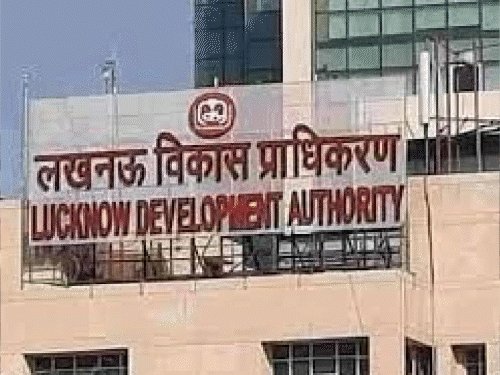 बसंतकुंज सेक्टर ए: कब्जा हटाने की तैयारी तेज:LDA और आवंटी आमने-सामने; आज से चलेगा अभियान