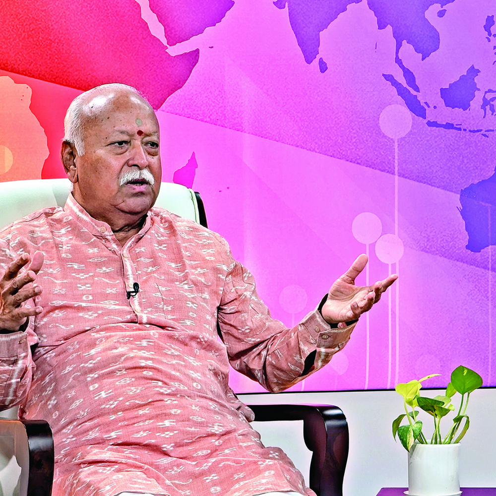 RSS चीफ बोले- ताकतवर होने के अलावा कोई विकल्प नहीं:कहा- हिंदू एक हों, देश की सेना को भी मजबूत बनाएं, ताकि कोई उसे जीत न सके