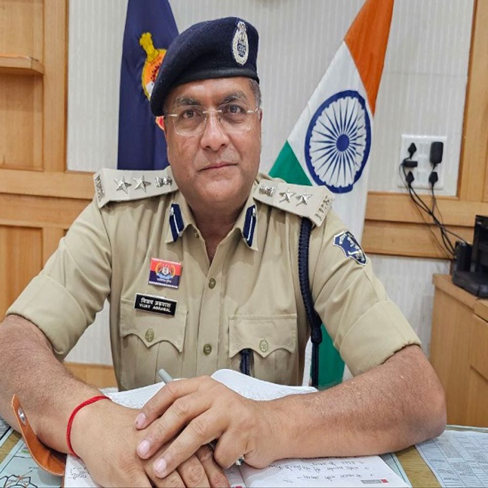 दुर्ग SSP ने 50 पुलिसकर्मियों का किया तबादला:इसमें 2 टीआई, 3 एसआई, 5 प्रधान आरक्षक, 40 आरक्षक और ट्रैफिककर्मी शामिल