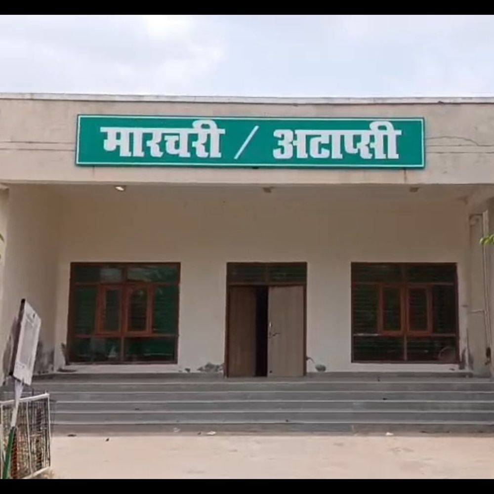 बांदा में महिला ने दी जान:घर में फंदे से लटका मिला शव, पुलिस ने शव पोस्टमार्टम के लिए भेजा