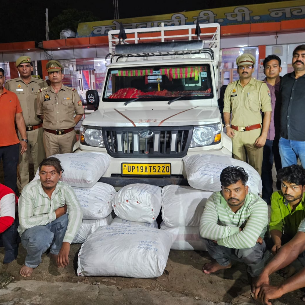 मेरठ में 5 गांजा तस्कर अरेस्ट:61 लाख का गांजा पकड़ा, खीरे और लोकियों की बोरियों में रखकर ले जाते थे