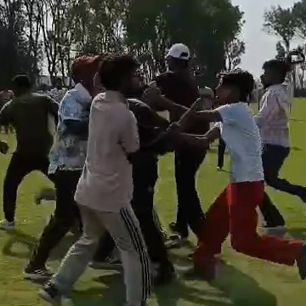 क्रिकेट मैच के दौरान दो गुटों में झगड़ा, VIDEO:DNS कॉलेज में पानी पीने गए युवक पर हमला, 4 लोगों पर केस