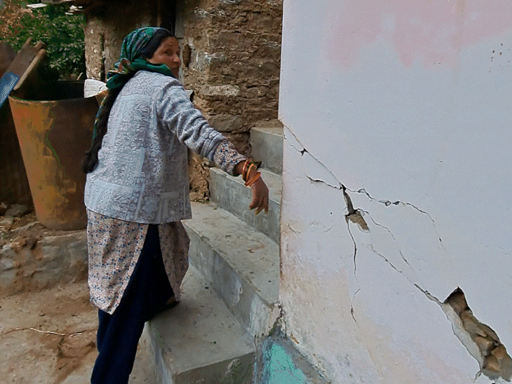 जोशीमठ के दरारों वाले खिसकते घरों में क्यों लौटे लोग:बोले- पैसे खत्म, मुआवजे से नया घर लेना मुश्किल; अब दबकर मरेंगे