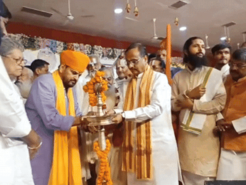 अयोध्या पहुंचे पूर्व डिप्टी सीएम डॉ. दिनेश शर्मा:कहा–शिवपाल यादव क्या जानें सिंदूर की कीमत