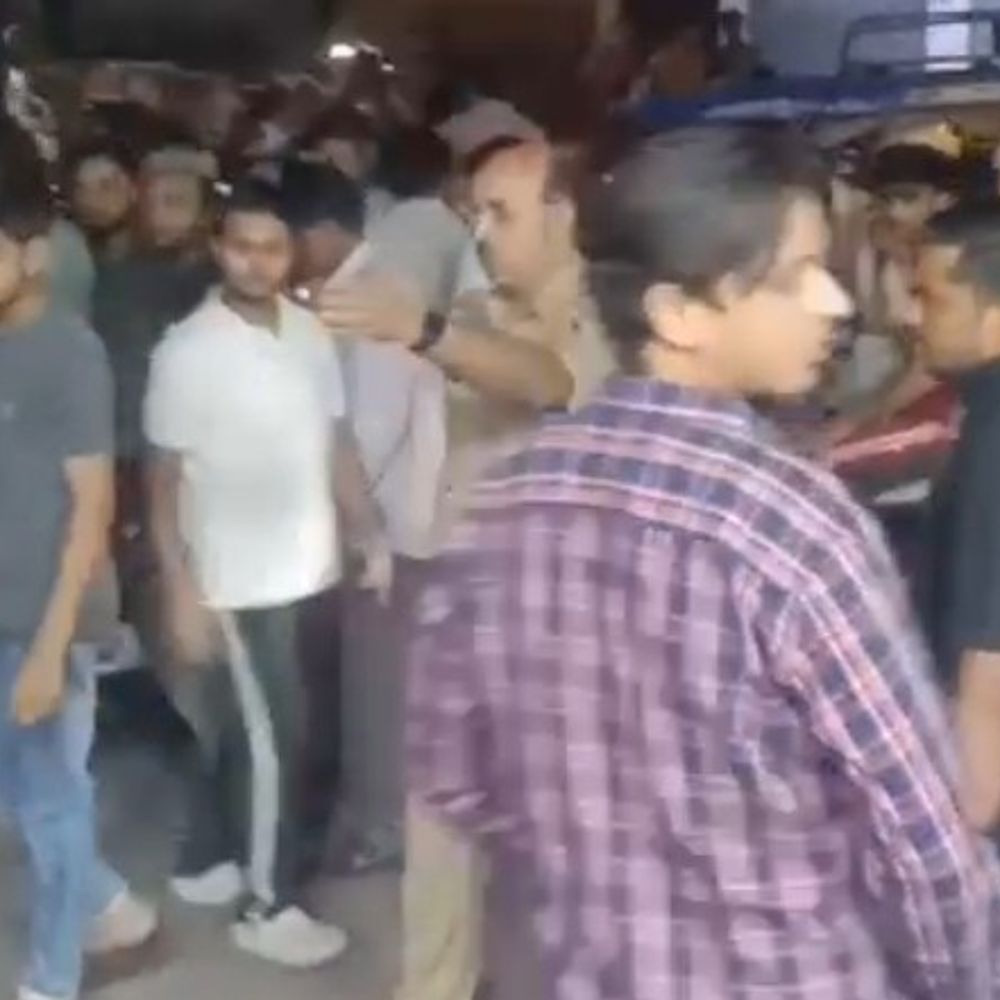 दूसरी शादी का विरोध करने पर दो पक्ष भिड़े:मारपीट में 4 घायल; पुलिस ने 3 को हिरासत में लिया