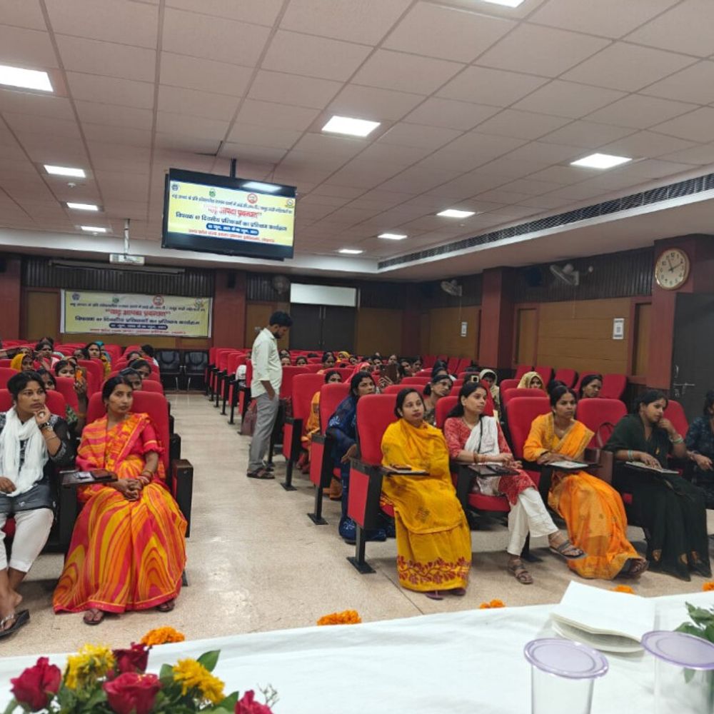 बाढ़ प्रबंधन का प्रशिक्षण शुरू:लखनऊ में 96 सखी समूह महिलाएं सीखेंगी आपदा से बचाव, 7 दिन का कोर्स