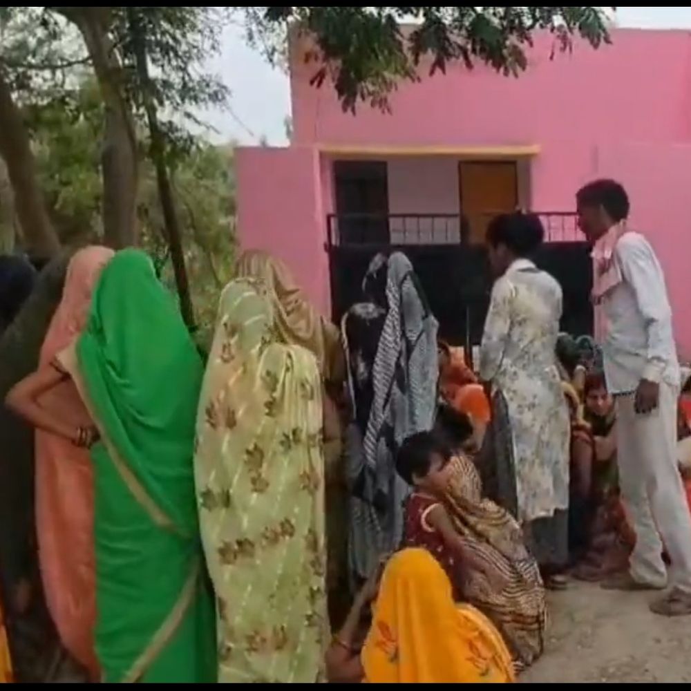 हरदोई में एक्सीडेंट में युवक की मौत:अज्ञात वाहन ने बाइक सवार तीन युवकों को मारी टक्कर, दो लखनऊ रेफर