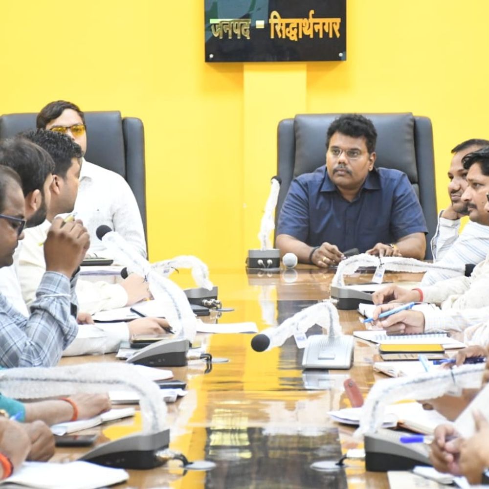 सिद्धार्थनगर में 26 हजार नए बच्चों का नामांकन:पीएम श्री स्कूलों के निर्माण कार्य पर डीएम सख्त