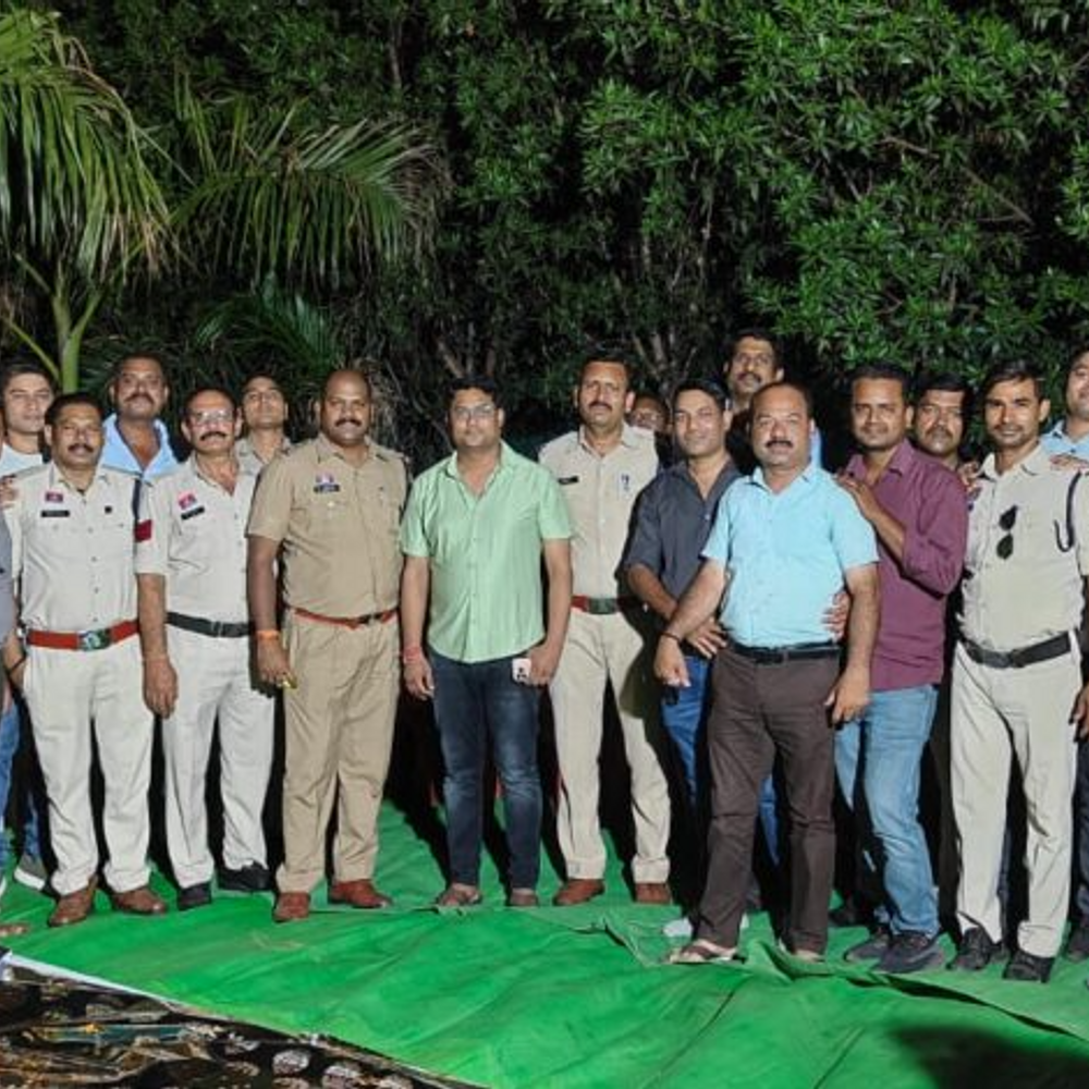 बिलासपुर में कबाड़ दुकान संचालक की वेलकम पार्टी:पुराने थानेदार की विदाई, नए के स्वागत में चला शराब और कबाब, तीन गिरफ्तार,पुलिसवालों पर भी एक्शन