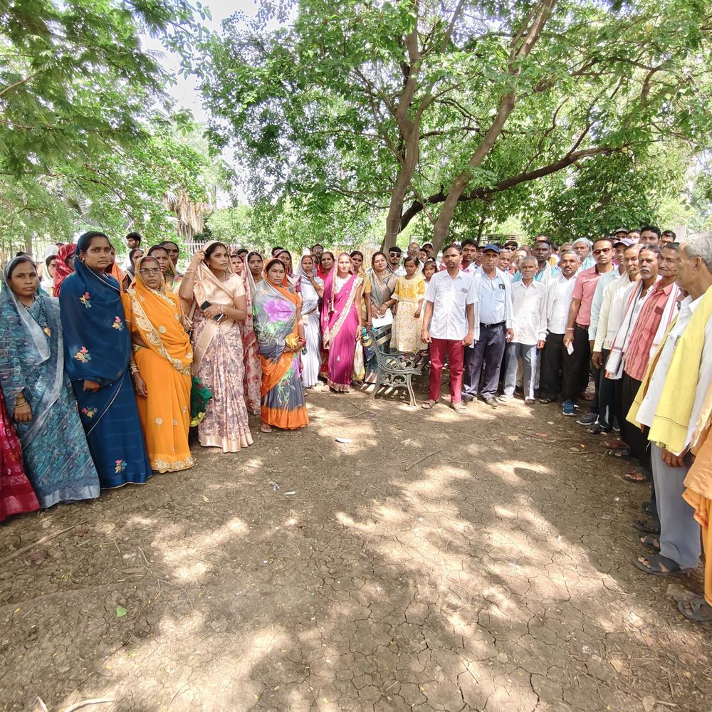 10 एकड़ सरकारी जमीन का फर्जी नामांतरण:धमतरी में दो साल से न्याय के लिए भटक रहे ग्रामीण; दोषियों पर सख्त कार्रवाई की मांग