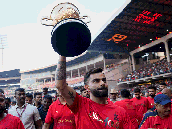 IPL चैंपियन बनने के बाद कोहली बोले- हमने कर दिखाया:RCB की विक्ट्री परेड में लाखों फैंस उमड़े; कर्नाटक CM ने टीम को सम्मानित किया