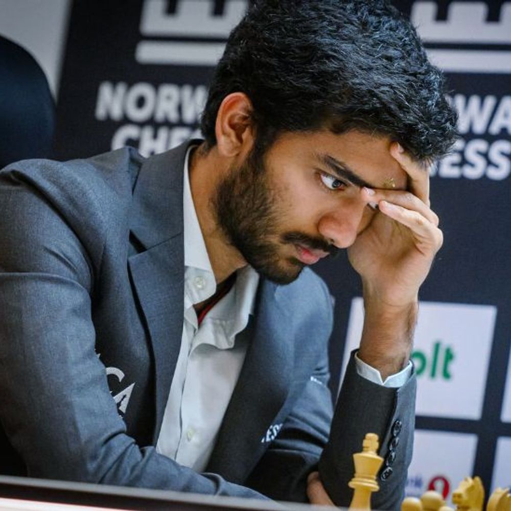 नॉर्वे चेस-वर्ल्ड चैंपियन गुकेश को वर्ल्ड नंबर-2 हिकारु ने हराया:8वें राउंड में हार के बाद चौथे स्थान पर खिसके, विमेंस कैटेगरी में हम्पी टॉप पर