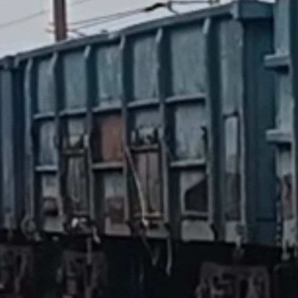 मालगाड़ी की चपेट में आई 5 साल की मासूम:कोरबा में रेलवे ट्रैक पर मिली, सिर पर चोट, हालत गंभीर; संदिग्ध मामले की जांच जारी