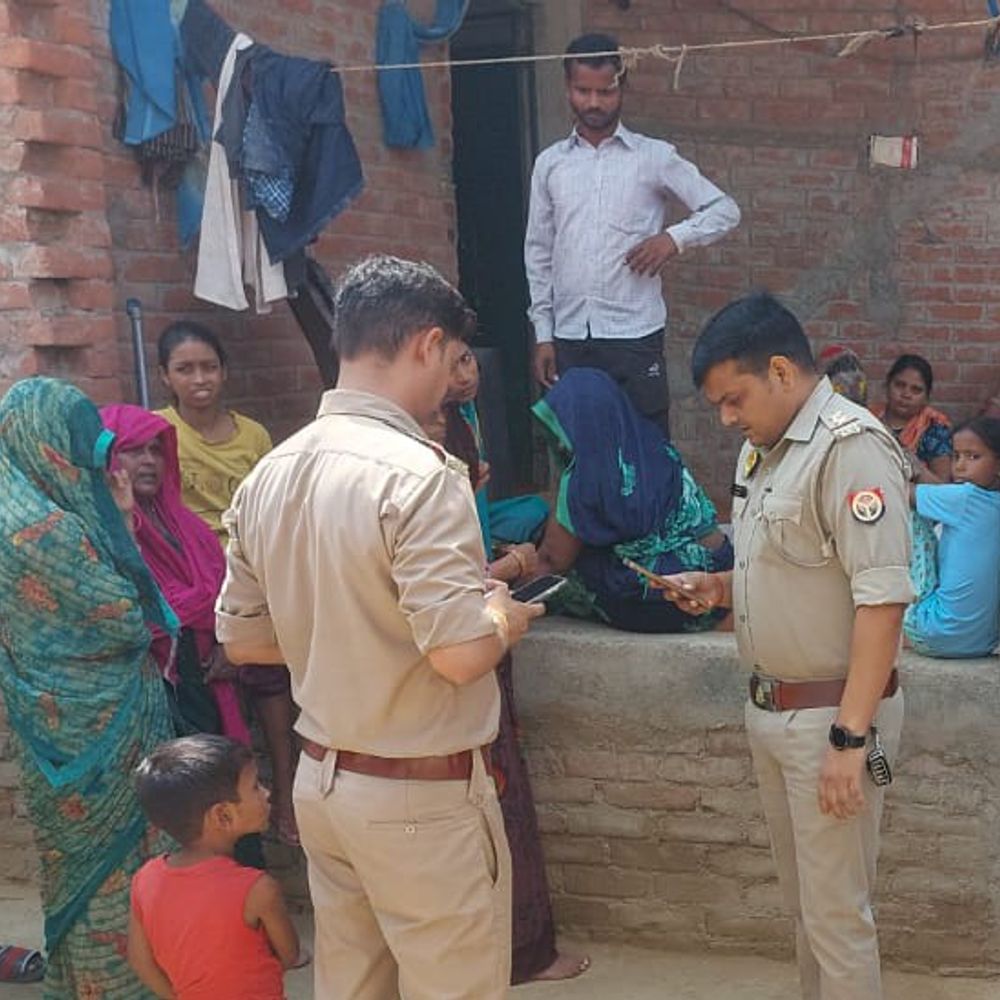 घाटमपुर में मूक-बधिर युवक की करंट से मौत:पंखे का तार जोड़ते समय हादसा, परिजनों को देर से पता चला
