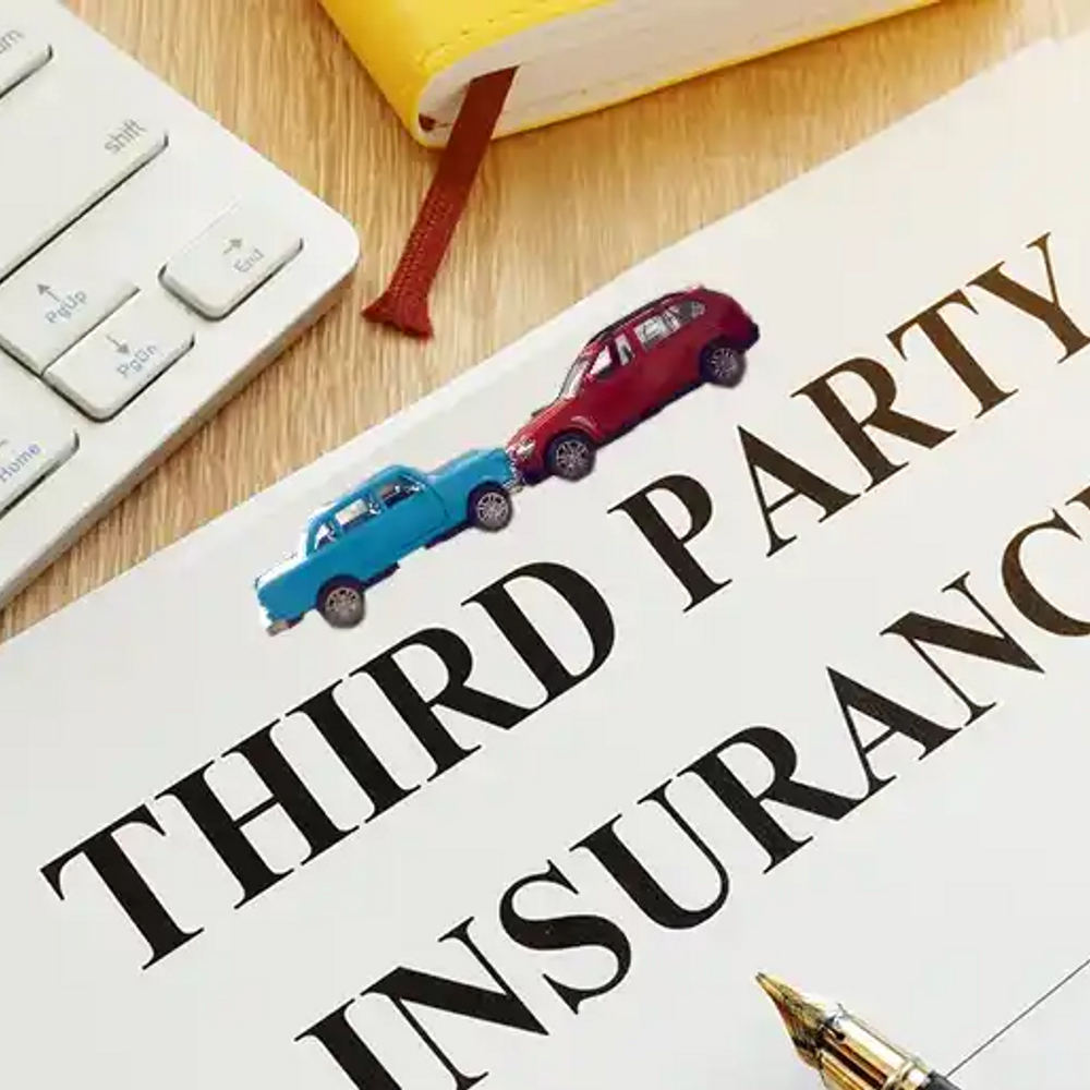 गाड़ी का थर्ड पार्टी इंश्योरेंस कराना हो सकता है महंगा:IRDAI ने 18-25% तक प्रीमियम बढ़ाने का सुझाव दिया, जानें कितने ज्यादा रुपए चुकाने होंगे