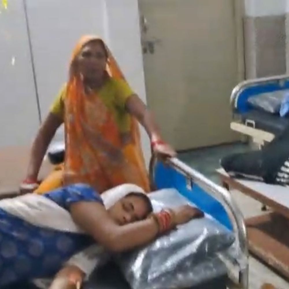 बदायूं में शादी समारोह के दौरान फूड पॉइजनिंग:20 से अधिक मेहमान बीमार, निजी अस्पताल में कराया भर्ती