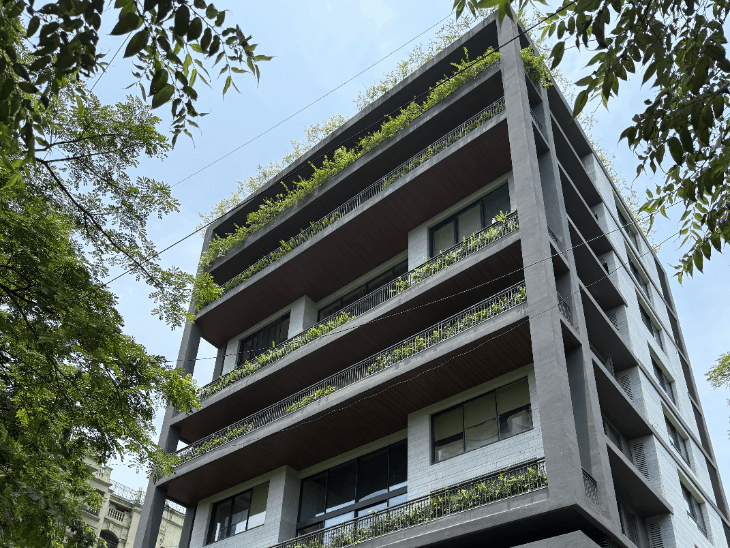 रणबीर-आलिया का 250 करोड़ का ड्रीम बंगला बनकर तैयार:कपल जल्द करेंगे गृहप्रवेश, बेटी राहा के नाम रजिस्टर होगा आलीशान आशियाना