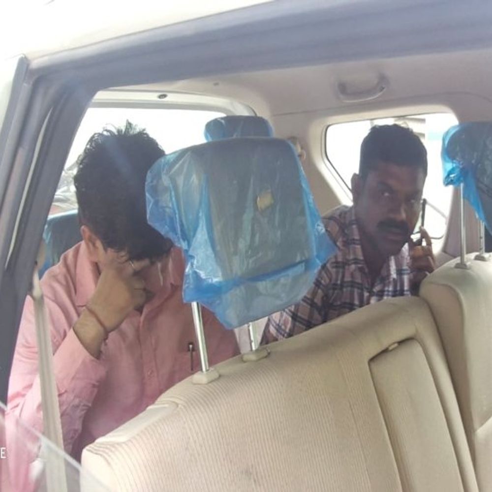 रविशंकर यूनिवर्सिटी में ACB की रेड..क्लर्क अरेस्ट:30 हजार घूस लेते रंगेहाथों पकड़ाया, पेंशन की राशि निकालने के लिए मांगी थी रिश्वत