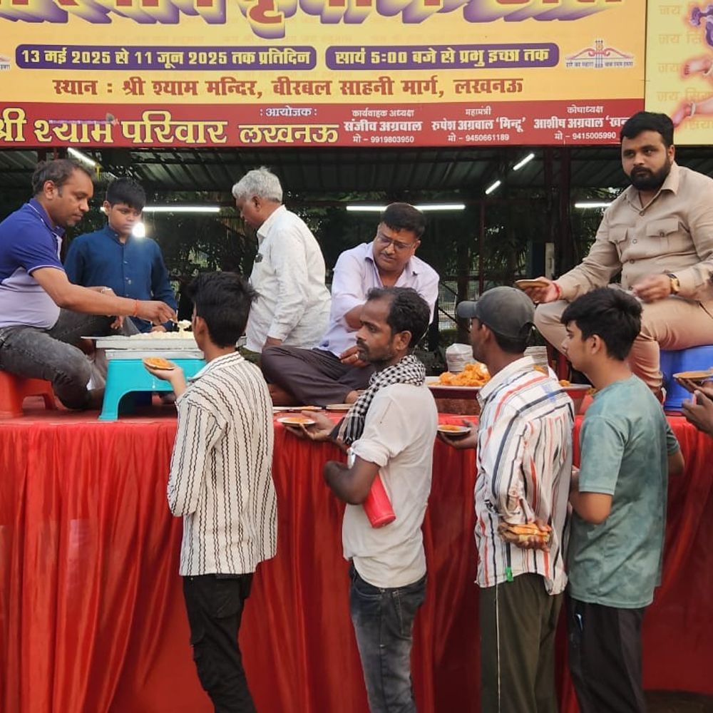 लखनऊ में श्री श्याम मंदिर में एक महीने चला भंडारा:श्रद्धालुओं को प्रसाद वितरण, 4 जगह लगाए वॉटर कूलर