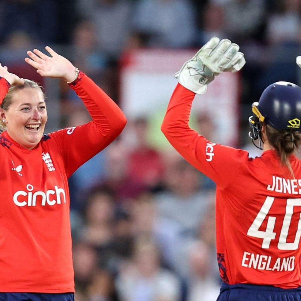 इंग्लैंड विमेंस की टी-20 टीम में एकलस्टन की वापसी:इंजर्ड हीथर नाइट बाहर; भारत के खिलाफ 5 मैचों की सीरीज 28 जून से