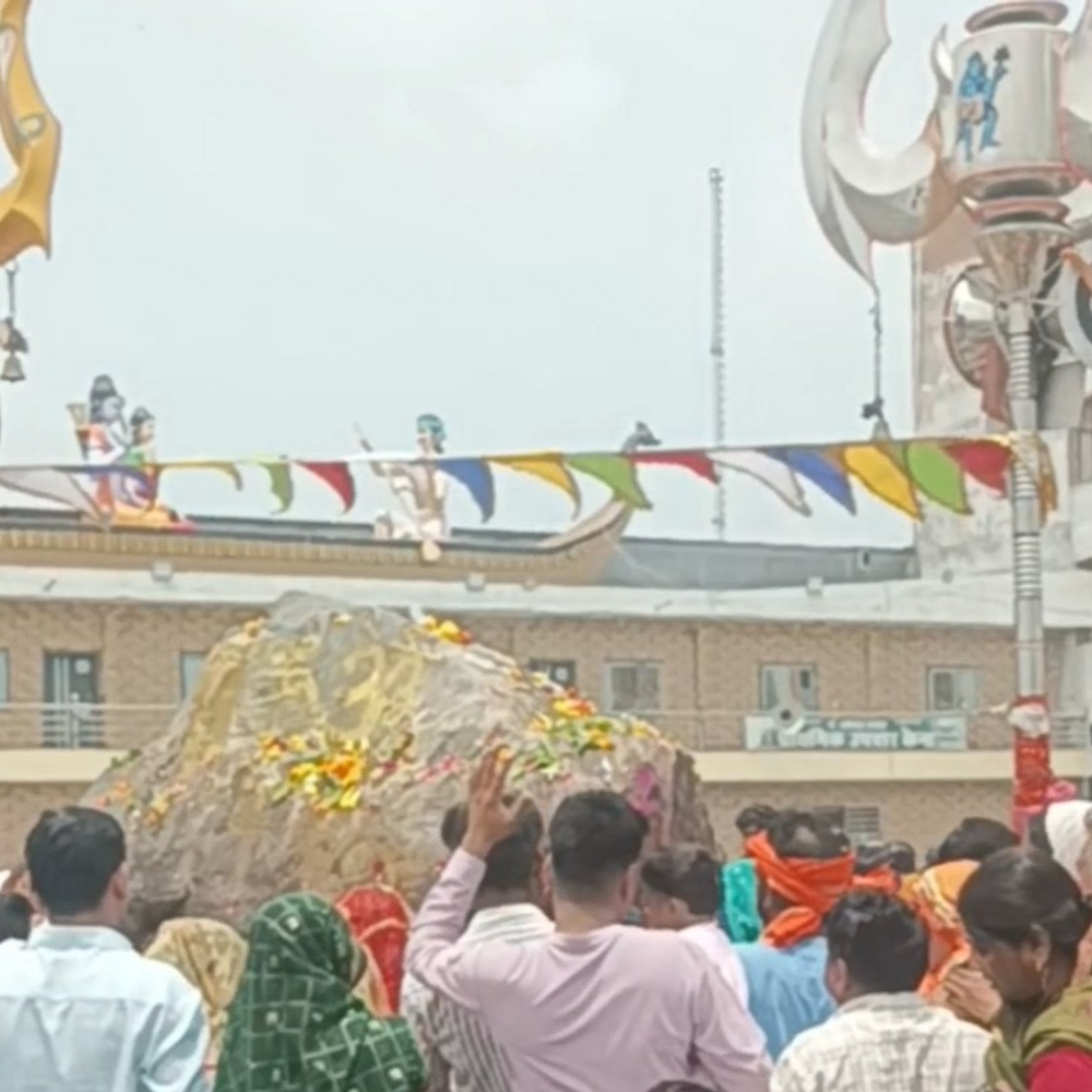 कुबेरेश्वरधाम में 16 जून को पं. प्रदीप मिश्रा का जन्मोत्सव:लखवीर सिंह लक्खा भजन प्रस्तुति देंगे, वृद्धाश्रम में होगा भोजन वितरण
