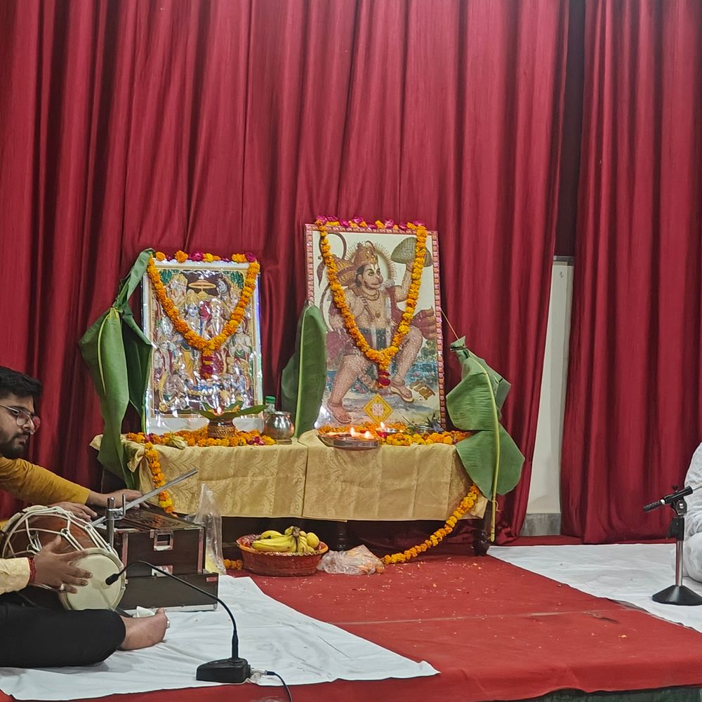 लखनऊ में सुंदरकाण्ड पाठ का आयोजन:कबीर शांति मिशन ने स्मृति भवन में सैकड़ों श्रद्धालु हुए शामिल