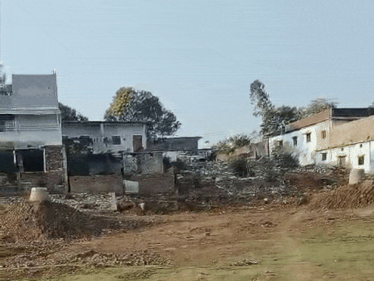 नगर परिषद अध्यक्ष पर तालाब की जमीन कब्जाने का आरोप:बोलीं- जिसे जांच करवानी हो करवा ले; दो सदस्यीय टीम 7 दिन में सौंपेगी रिपोर्ट