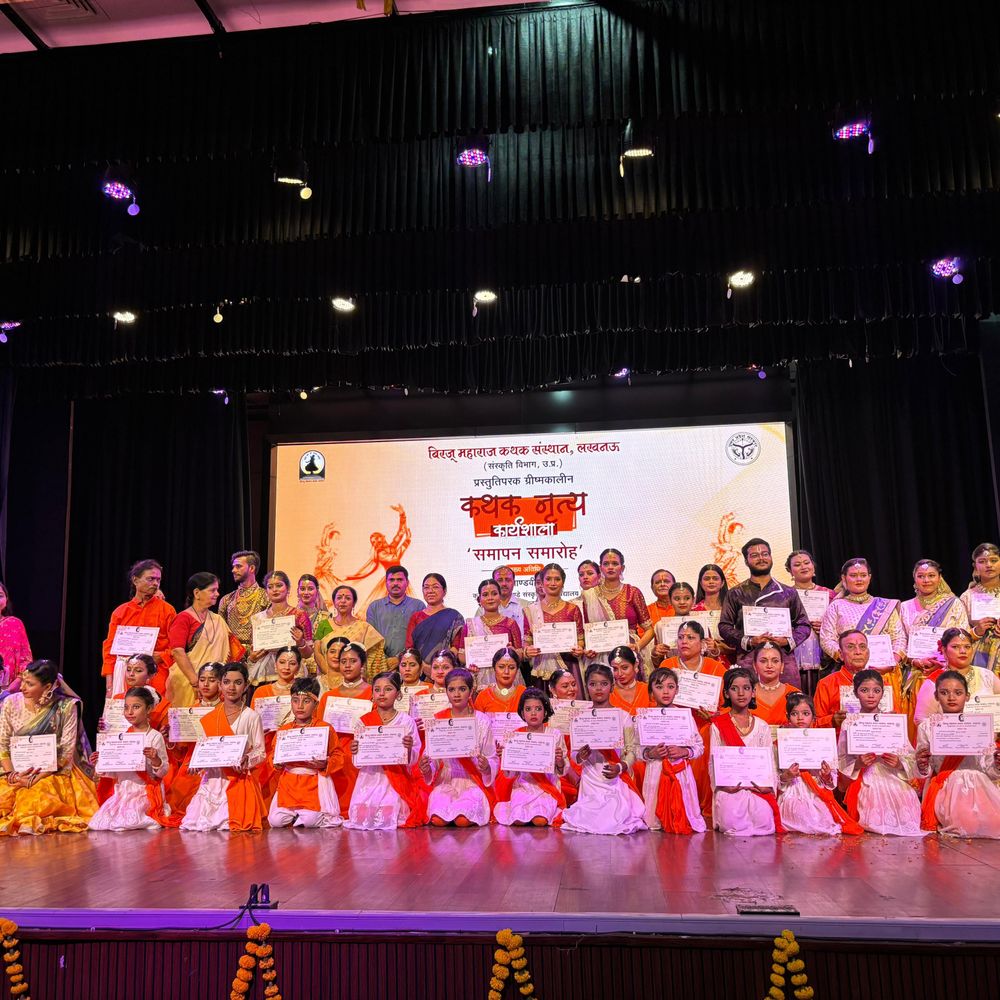 कथक नृत्य कार्यशाला का समापन:लखनऊ में बच्चों से लेकर वरिष्ठ कलाकारों ने पेश की कथक की बारीकियां