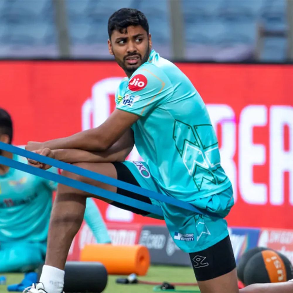 गेंदबाज आवेश खान का मंगलवार को होगा घुटने का ऑपरेशन:कोकिलाबेन अस्पताल के सर्जन डॉ.पारदीवाला सर्जरी करेंगे; IPL में हो गए थे चोटिल