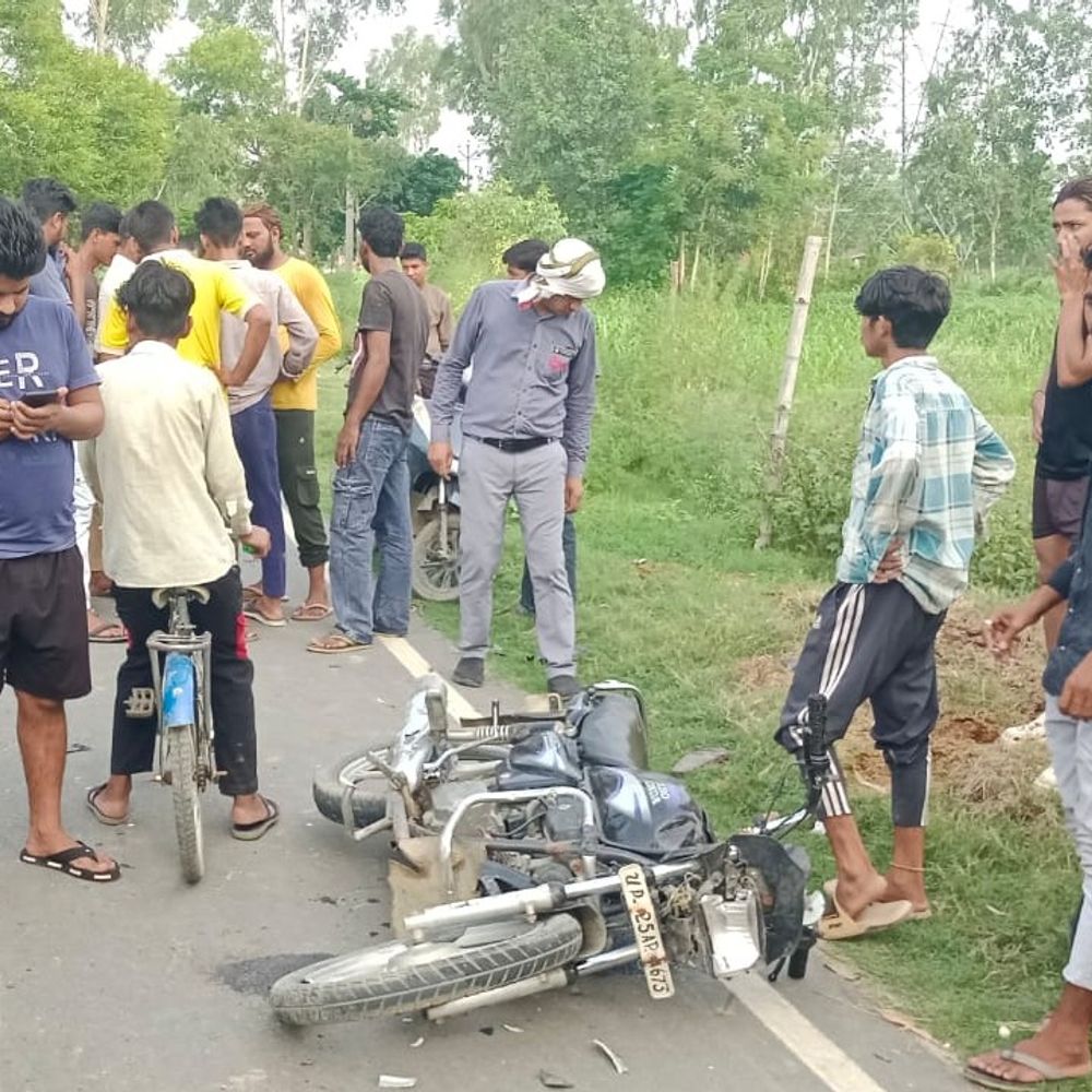 बरेली में डीसीएम और बाइक की टक्कर:20 वर्षीय युवक मेडिकल कॉलेज में भर्ती, चालक हिरासत में