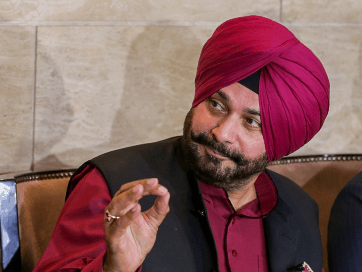 जब सिद्धू ने दी थी शाहरुख को चेतावनी:कहा- तेरी मत मारी गई, शाहरुख बोले- मेरा कॉम्पिटिशन सिर्फ खुद से है, किसी और से नहीं