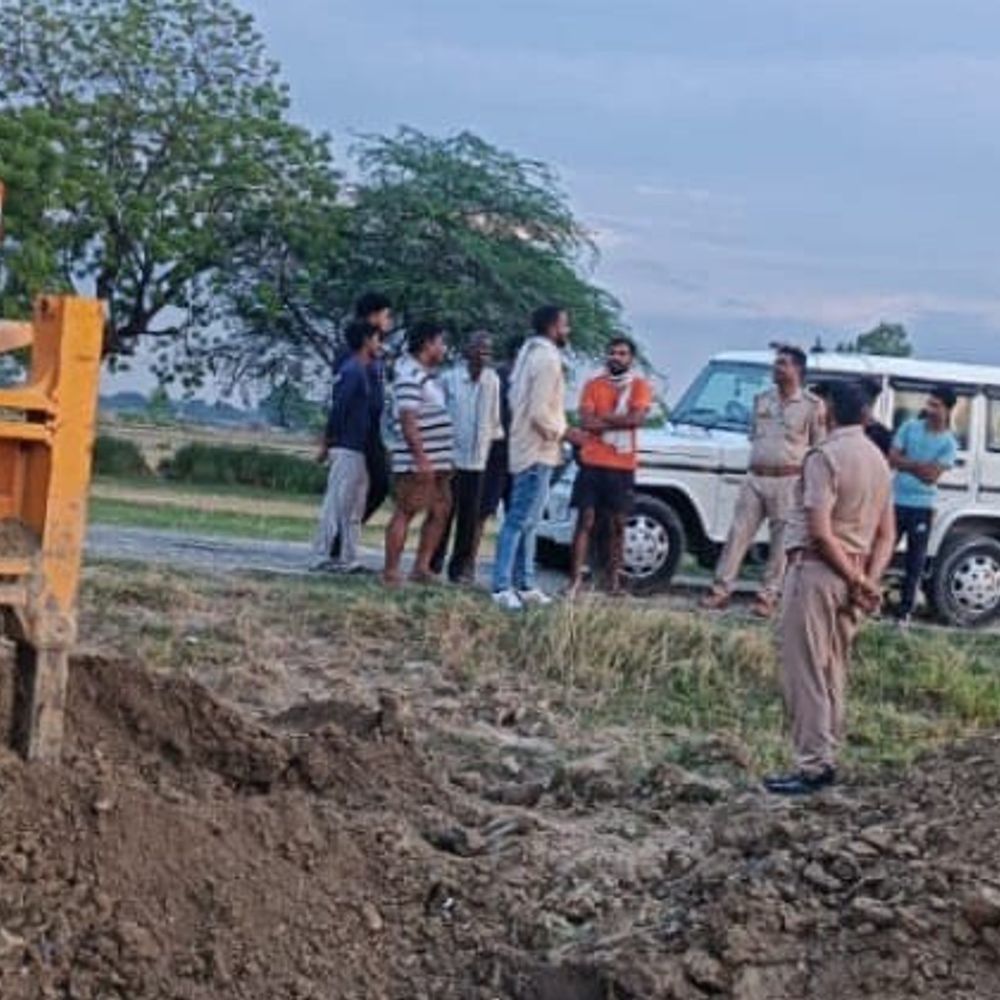 कोर्ट के आदेश पर अवैध शराब नष्ट:प्रतापगढ़ में 88 लाख की 3096 लीटर शराब को किया नष्ट