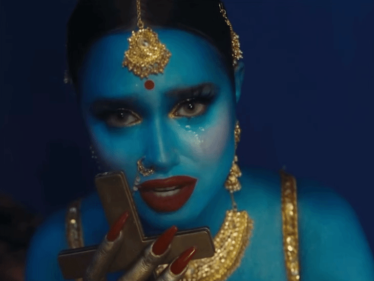 कनाडियन सिंगर के म्यूजिक वीडियो पर विवाद:धार्मिक भावनाएं आहत करने के आरोप लगे, मां काली का अवतार धारण किए क्रॉस को प्रॉप बनाकर इस्तेमाल किया