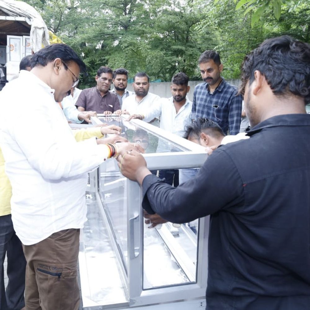 बड़वानी के 10 सरकारी अस्पतालों को मिले डेड बॉडी फ्रीजर:23 लाख सांसद निधि की राशि से खरीदे गए, एक की कीमत 2.36 लाख