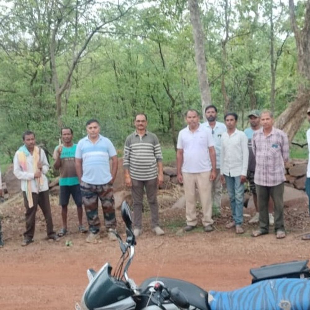 बोदलबाहरा के जंगल में दिखा हाथी के पैर के निशान:धमतरी के 10 गांवों में अलर्ट; अकेले जंगल में ना जाने की हिदायत