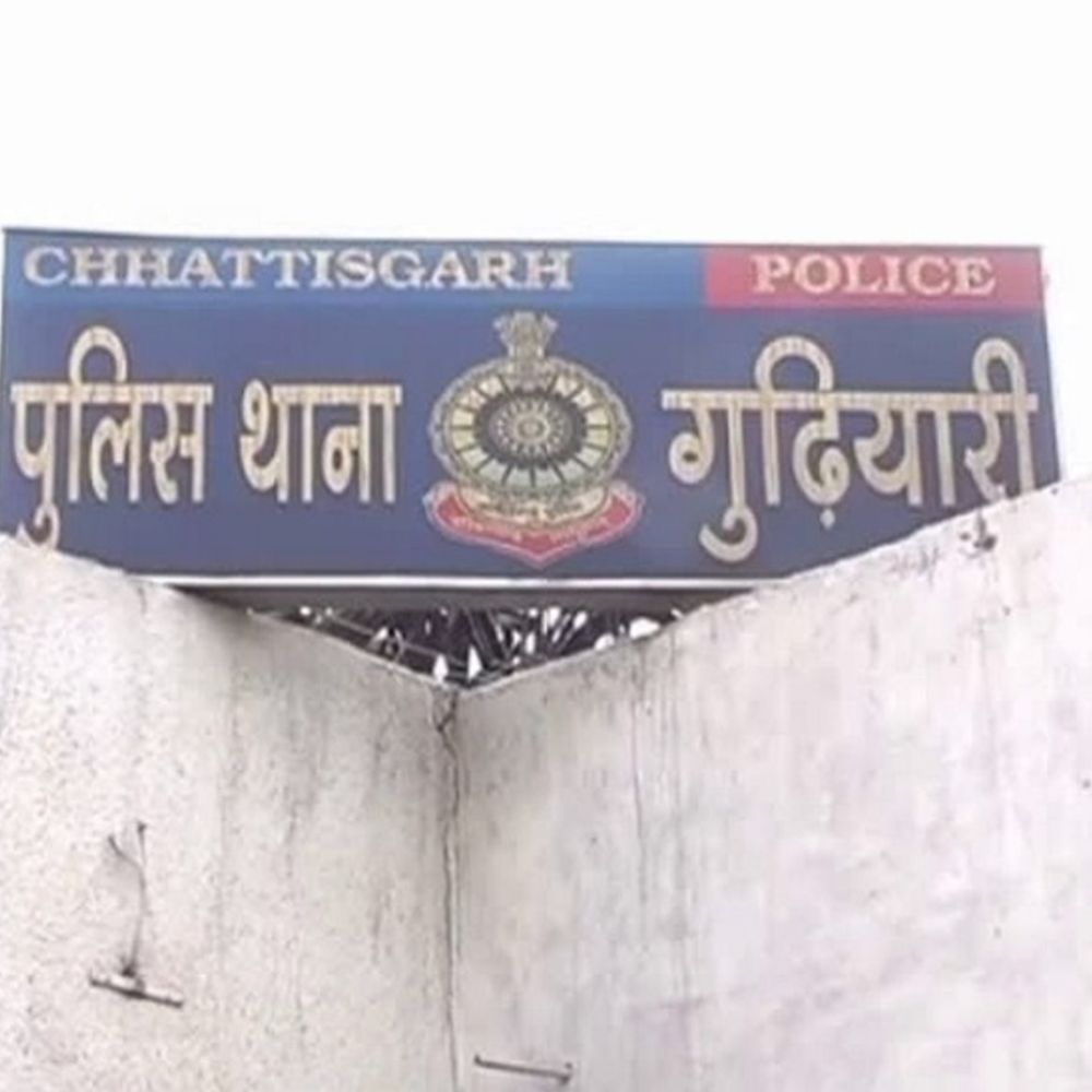 रायपुर में दो लड़कियों के बीच विवाद के बाद FIR:युवती बोली-दूसरे से बात करने पर जान से मारने की धमकी देती है, मारपीट भी की