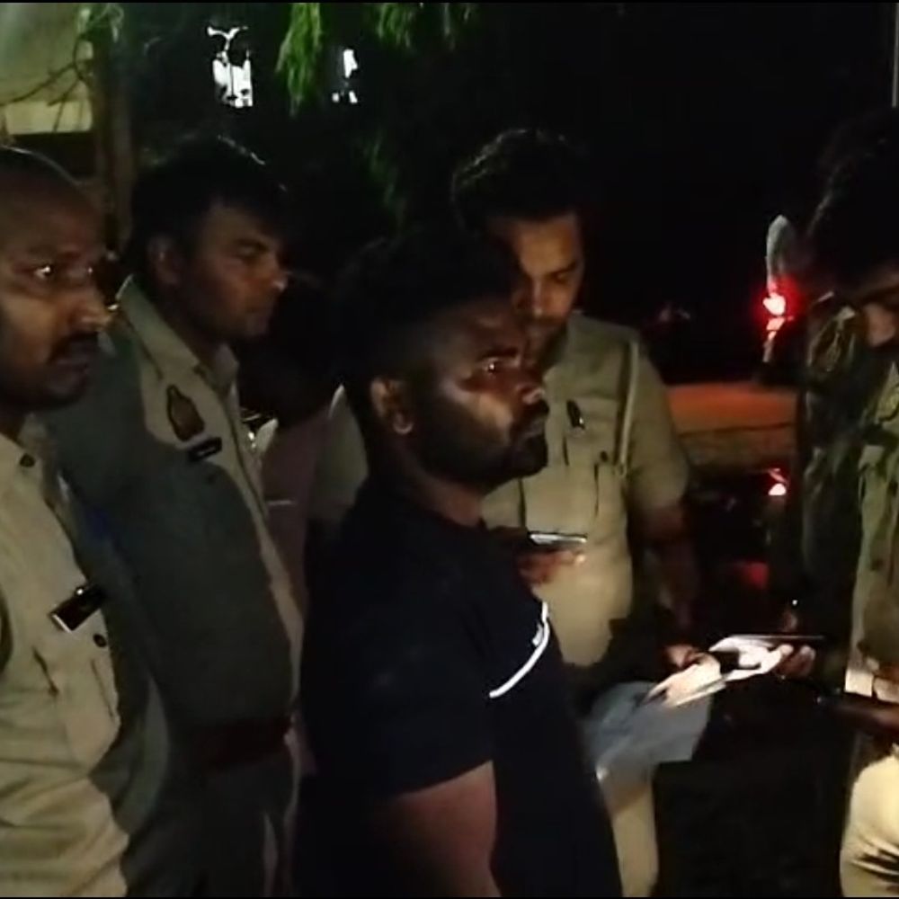 उन्नाव में अज्ञात वाहन ने बाइक सवार को मारी टक्कर:युवक की मौत, सीसीटीवी फुटेज खंगाल रही पुलिस