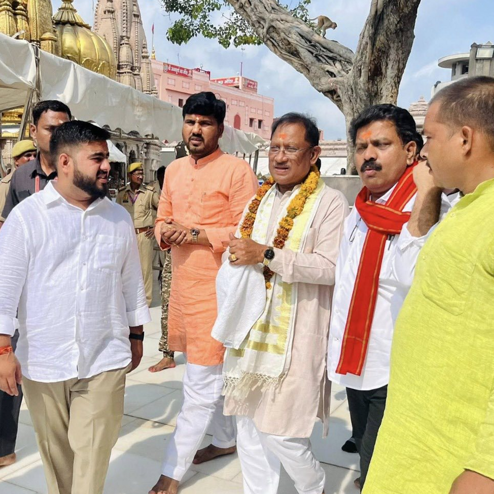 बनारस की गलियों में मंत्रियों ने खाई रबड़ी:अमित शाह के साथ CM साय का लंच, घुसपैठियों पर एक्शन की बनी रणनीति